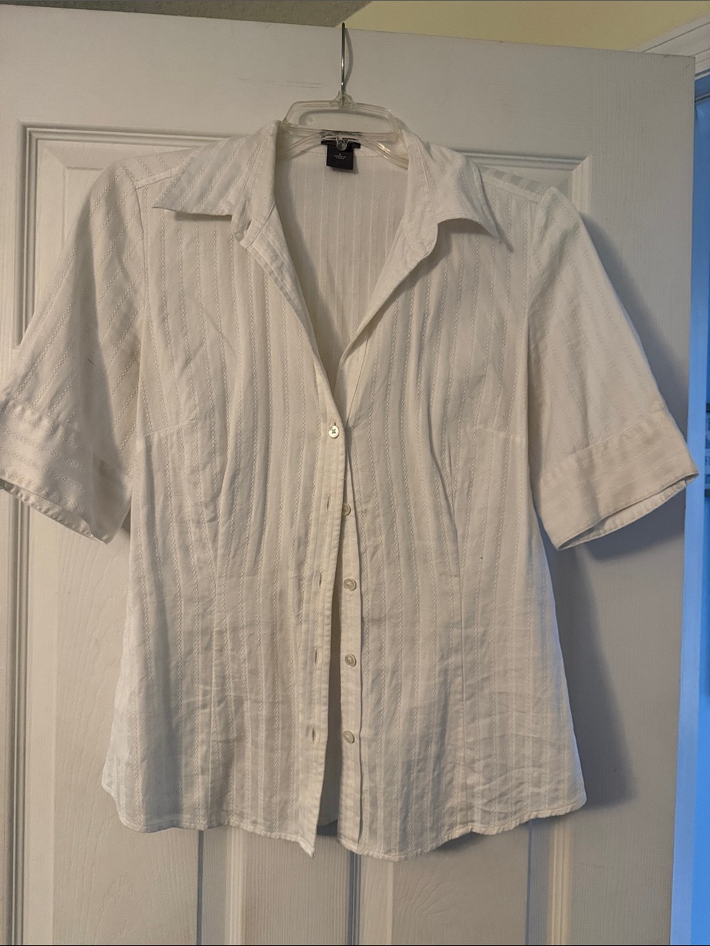 Ann Taylor White Short-Sleeve Button Front Shirt